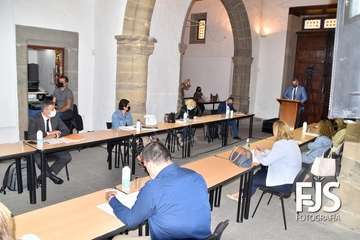  El Pleno aprueba 10 nuevos expedientes de créditos que suman más de 521.000 euros/Francisco Javier Santana.